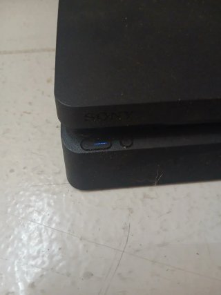 Consola PS4 Slim 1TB Negra + 4 Juegos