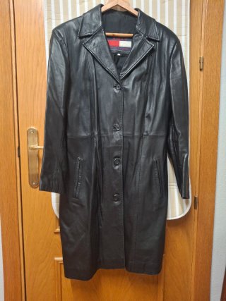 Abrigo de piel negro