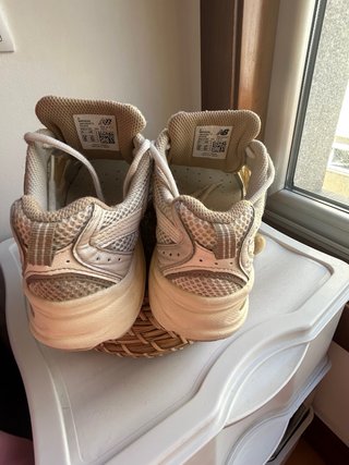 Zapatillas New Balance MR530 AA Beige/Blanco