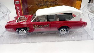 AWWSS14406 Autoworld The Monkees mobile 1/18