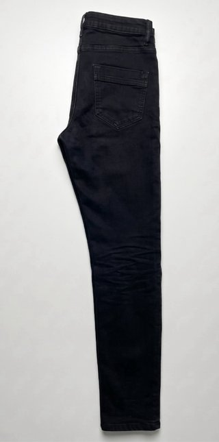 Pantalones vaqueros negros ajustados