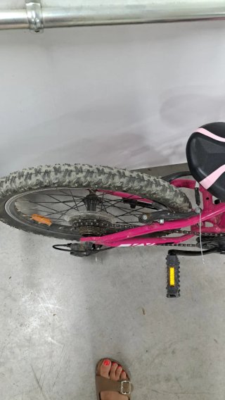 Bicicleta niña Monty rosa en perfecto estado