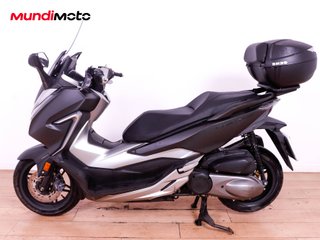 HONDA FORZA 300 TOPBOX
