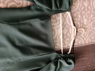 Vestido verde escote cuadrado manga abullonada