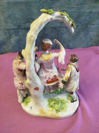 Grupo escultórico porcelana José María Álvarez