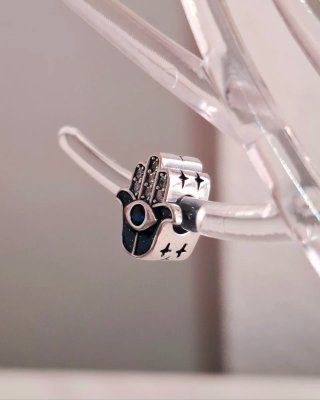 Charm Mano Fátima Ojo Azul Plata