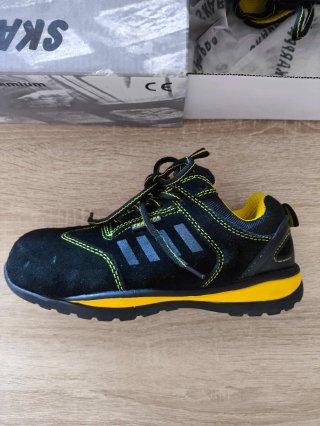 Zapatos de seguridad SKAPA negros y amarillos