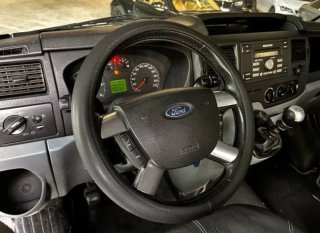 Furgoneta Ford Transit camperizada