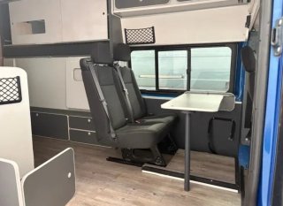 Furgoneta Ford Transit camperizada