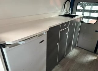 Furgoneta Ford Transit camperizada