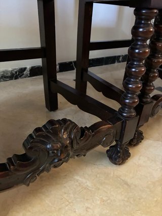 Juego de 4 Sillas de Madera y Cuero