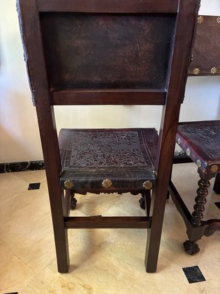 Juego de 4 Sillas de Madera y Cuero