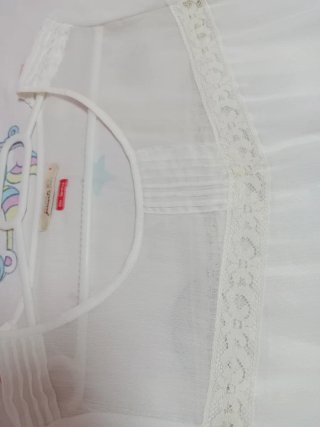 Vestido blanco con volantes