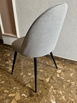 Juego 4 sillas comedor gris patas negras
