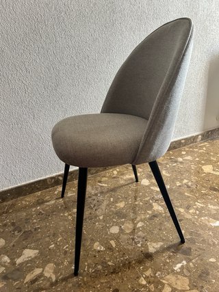Juego 4 sillas comedor gris patas negras