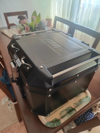 Maleta Givi Trekker Outback 42L Negra