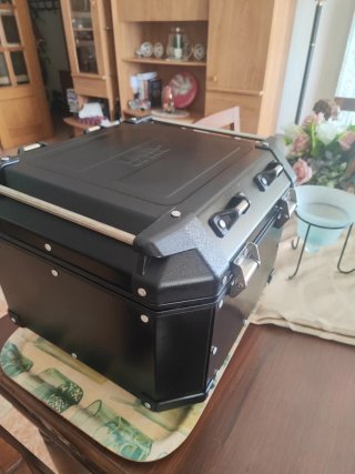 Maleta Givi Trekker Outback 42L Negra