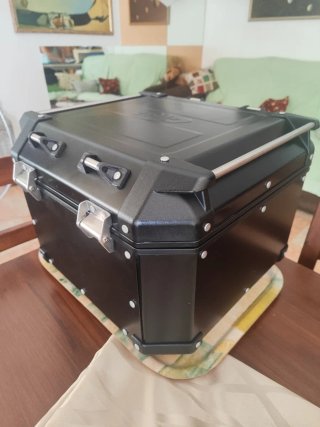 Maleta Givi Trekker Outback 42L Negra