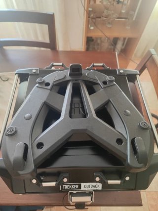 Maleta Givi Trekker Outback 42L Negra