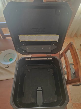 Maleta Givi Trekker Outback 42L Negra