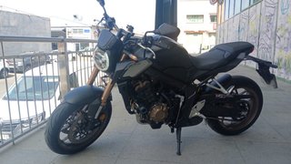 Honda CB650R Negra
