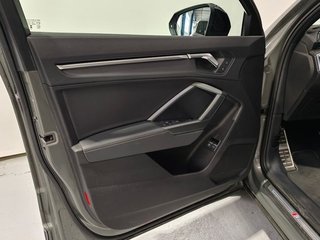Audi Q3 S line 45 TFSIe S tronic