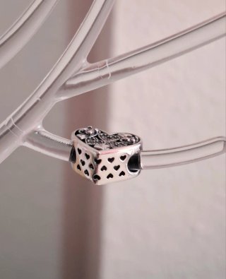 Charm Corazón Plata y Circonitas Rosas