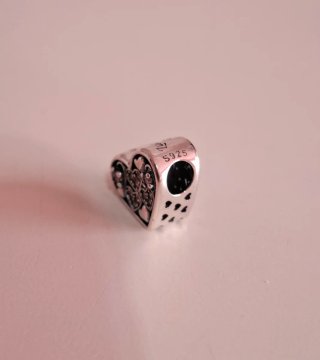 Charm Corazón Plata y Circonitas Rosas