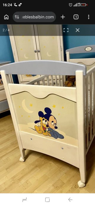 Cuna y cambiador Mickey y Pluto. nuevo nunca usado