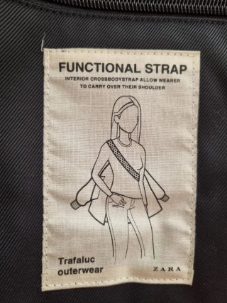 Plumífero Zara con capucha y estampado
