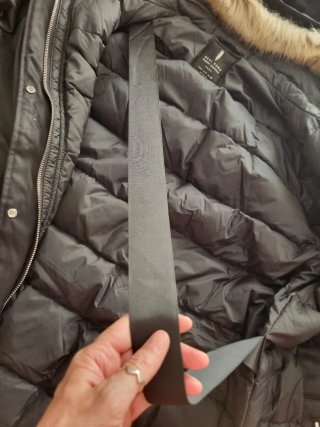 Plumífero Zara con capucha y estampado