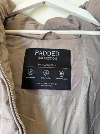 Cazadora acolchada Stradivarius beige Talla XS