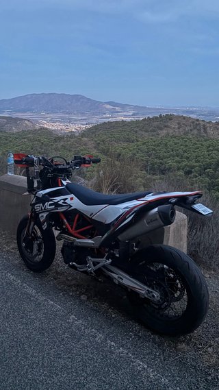 KTM 690 SMC R Supermoto