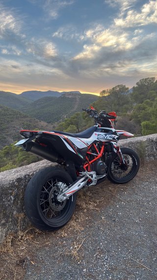 KTM 690 SMC R Supermoto