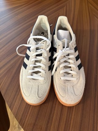 Adidas Spezial Beige y Negro