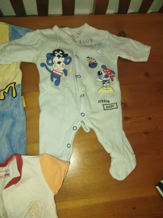Lote 5 Pijamas Bebé (4 largos, 1 corto)