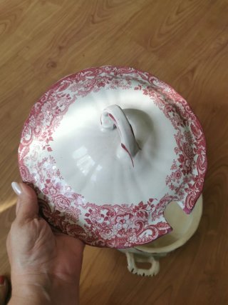 La Cartuja de Sevilla, Sopera de porcelana 202