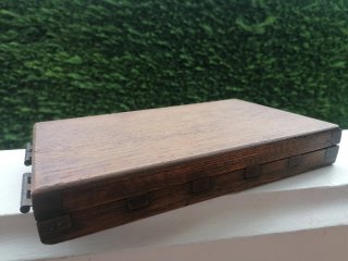 Antiguo expositor madera noble 1920