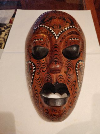 Máscara Africana de Madera Tallada
