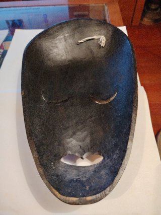 Máscara Africana de Madera Tallada