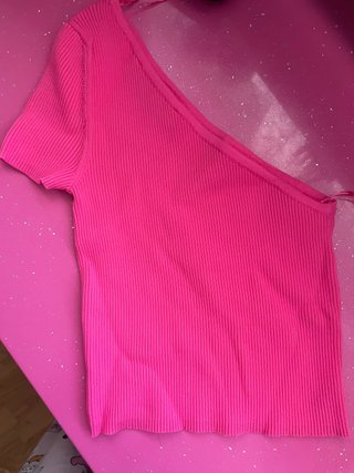 Top asimétrico rosa