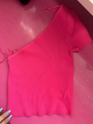 Top asimétrico rosa