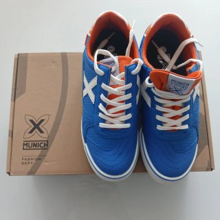 Zapatillas Munich niño azul y naranja