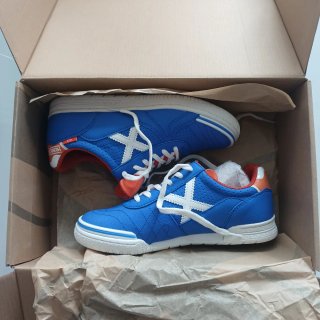 Zapatillas Munich niño azul y naranja