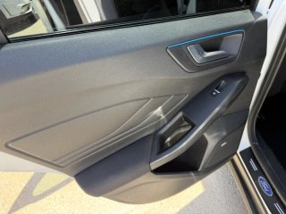 SIN ENTRADA! Ford Focus 125C.V.