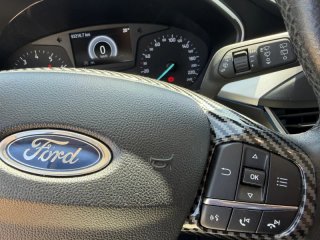 SIN ENTRADA! Ford Focus 125C.V.