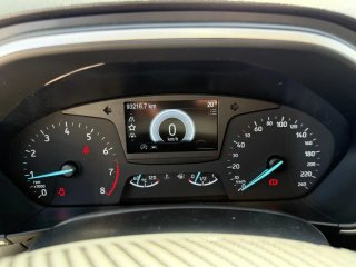 SIN ENTRADA! Ford Focus 125C.V.