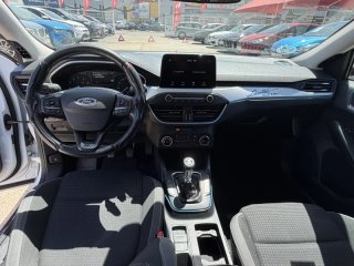 SIN ENTRADA! Ford Focus 125C.V.