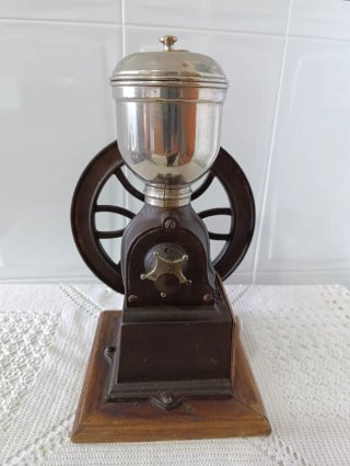 Molinillo de café antiguo Elma