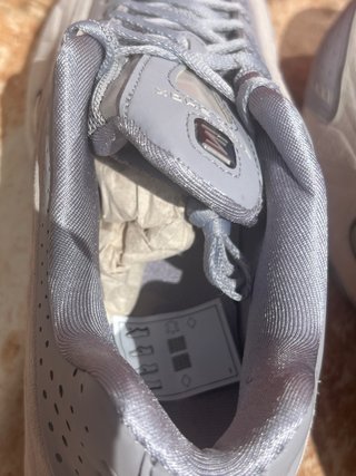 NIKE SHOX R4 GRIS GAMUZA